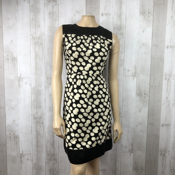 ❌SOLD❌ [Anthropologie] Notched Dot Polka Dot Dress - Picture 2 of 8